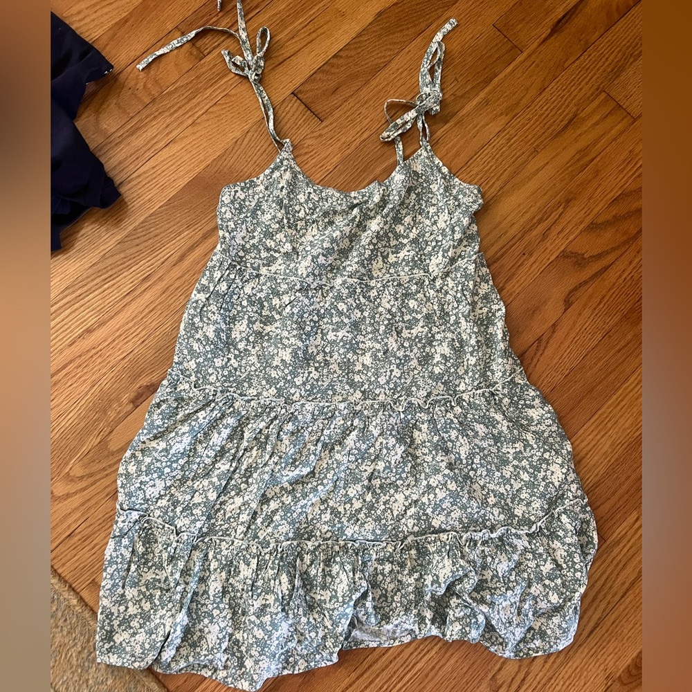 green dress